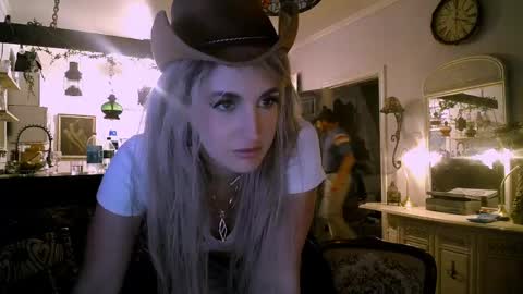 Bobby and Sadie online show from 25, 5, 2026