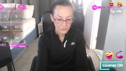 Snapshot of boeslaboes chatting on 9, 5, 2026 Ningifun couple online show from 9, 5, 2026