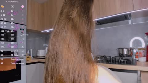 Snapshot of bondgirl4fun chatting on 14, 12, 2024 Olly online show from 14, 12, 2024