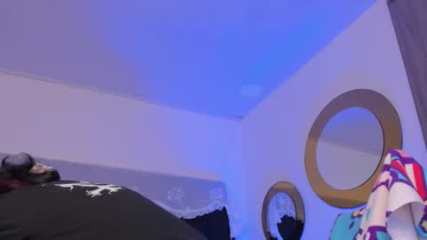   online show from 25, 2, 2025