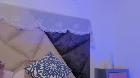   online show from 19, 9, 2025