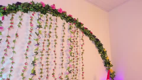 Bonnie  online show from 3, 2, 2025