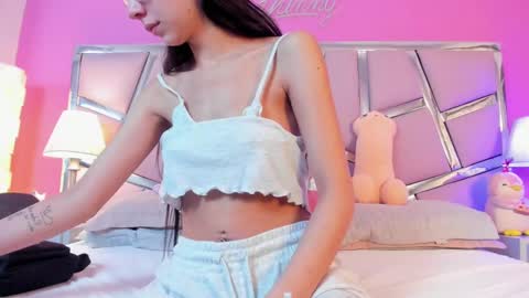 Bonnie  online show from 4, 3, 2025