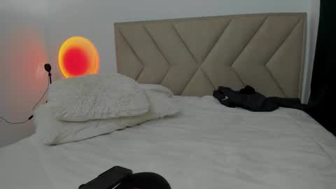 Bonnie  online show from 21, 9, 2025