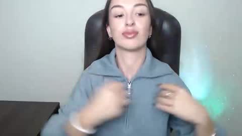 Snapshot of bonniexxx_ chatting on 2, 12, 2025 Bonnie online show from 2, 12, 2025