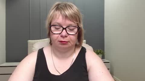 bonnnyboobsy online show from 28, 7, 2026
