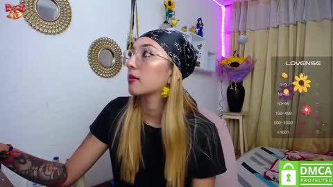 Snapshot of bonny_clyde_xx_ chatting on 11, 3, 2025 Soffy Brooks Independent model online show from 11, 3, 2025