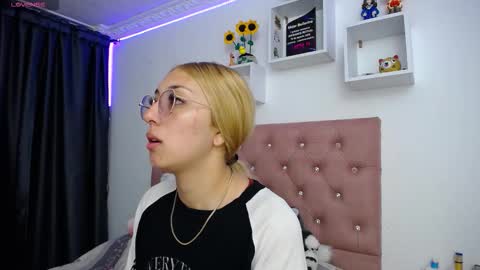 Snapshot of bonny_clyde_xx_ chatting on 27, 9, 2025 Soffy Brooks Independent model online show from 27, 9, 2025