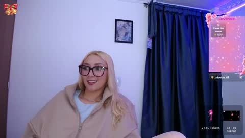 Soffy Brooks Independent model online show from 13, 4, 2026