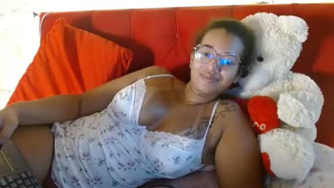 Queen Bon Vivantt online show from 2, 12, 2024