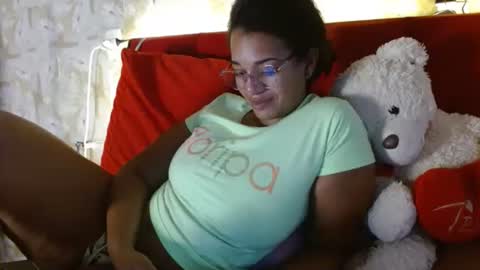 Queen Bon Vivantt online show from 22, 12, 2024