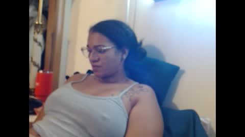 Queen Bon Vivantt online show from 8, 9, 2025