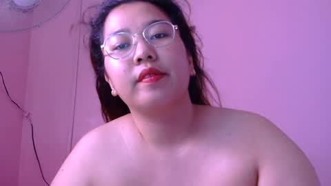 Snapshot of boobsiemarie chatting on 5, 7, 2026 MommyMarie-Singlemom of 2. online show from 5, 7, 2026