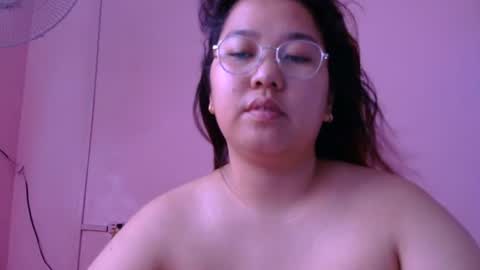 Snapshot of boobsiemarie chatting on 8, 7, 2026 MommyMarie-Singlemom of 2. online show from 8, 7, 2026