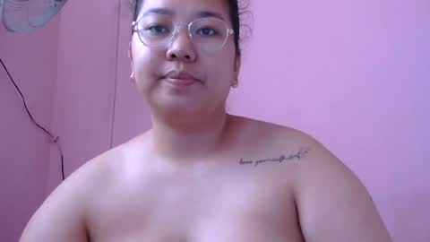 Snapshot of boobsiemarie chatting on 24, 7, 2026 MommyMarie-Singlemom of 2. online show from 24, 7, 2026