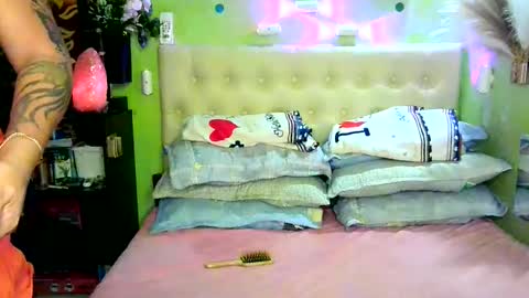 Miles online show from 28, 9, 2025