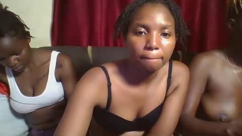 Snapshot of bootie_caramel chatting on 11, 3, 2025 bootie_caramel online show from 11, 3, 2025