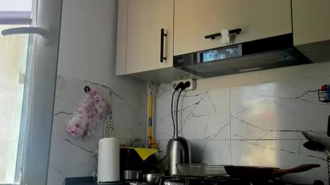 Snapshot of bootylicious_xx chatting on 4, 5, 2026 Klaras room online show from 4, 5, 2026