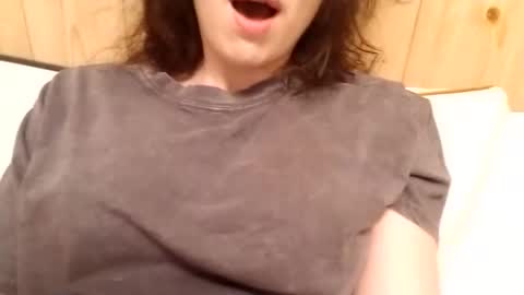 Bouncy Queen Majesty online show from 17, 9, 2025