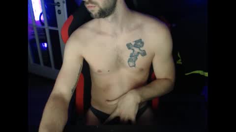 boy_t0y89 online show from 16, 12, 2024