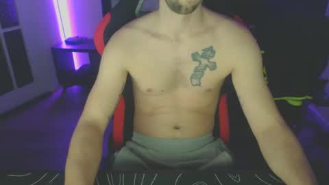 boy_t0y89 online show from 27, 1, 2025