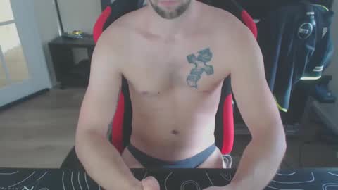 boy_t0y89 online show from 7, 2, 2025