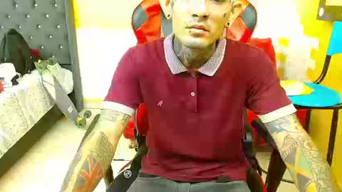 boy_tatto777 online show from 19, 9, 2025