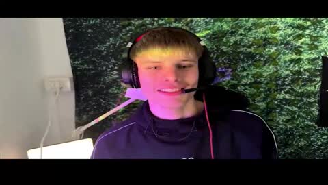 boyblondhetero online show from 19, 2, 2026