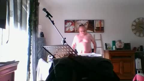 boycow915762 online show from 12, 9, 2025