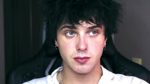 Snapshot of boyfromanothercity chatting on 7, 8, 2026 Aleksandr online show from 7, 8, 2026