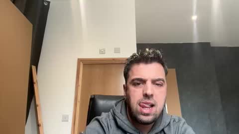 boyofficeboy online show from 15, 4, 2026