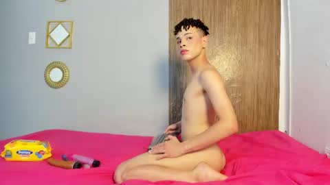 Snapshot of boys_hotparty chatting on 4, 7, 2026 ALEX - TAYLER -MIKE online show from 4, 7, 2026