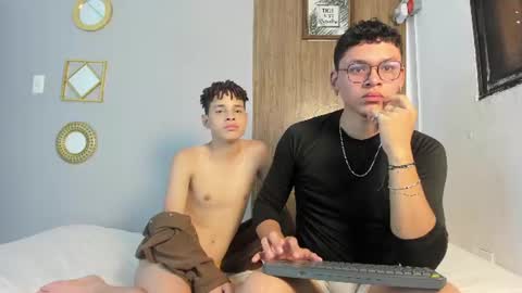 Snapshot of boys_hotparty chatting on 28, 7, 2026 ALEX - TAYLER -MIKE online show from 28, 7, 2026
