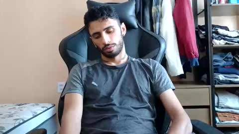 boyzinm2 online show from 8, 3, 2026