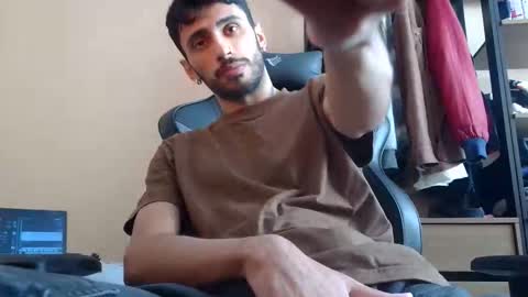 boyzinm2 online show from 27, 4, 2026