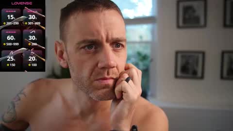 Snapshot of bradbronton chatting on 21, 12, 2025 BradBronton online show from 21, 12, 2025