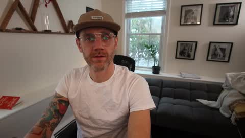 Snapshot of bradbronton chatting on 18, 2, 2026 BradBronton online show from 18, 2, 2026