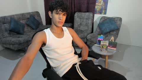 Snapshot of brandonstonexl chatting on 17, 12, 2024 Brandon Stone online show from 17, 12, 2024