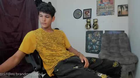 Snapshot of brandonstonexl chatting on 12, 11, 2025 Brandon Stone online show from 12, 11, 2025