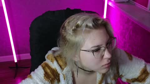 Snapshot of brandy__stars chatting on 20, 12, 2024 Belle online show from 20, 12, 2024