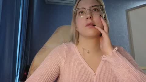 Snapshot of brandy__stars chatting on 23, 10, 2025 Belle online show from 23, 10, 2025