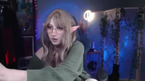 Snapshot of brandy_queen chatting on 12, 3, 2025 Aurorabut ur dad just calls me Rory online show from 12, 3, 2025