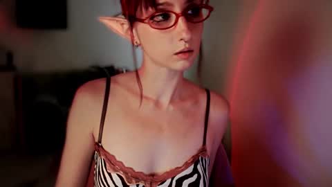 Snapshot of brandy_queen chatting on 26, 11, 2025 Aurorabut ur dad just calls me Rory online show from 26, 11, 2025