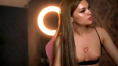 Scarlet online show from 9, 6, 2026