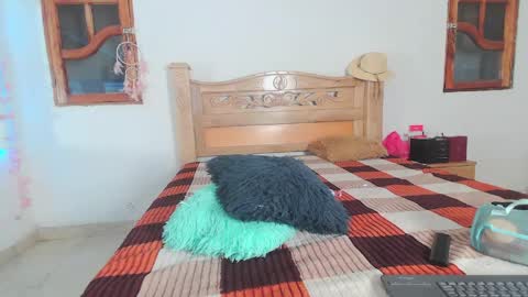 bratz_glloe online show from 24, 4, 2026