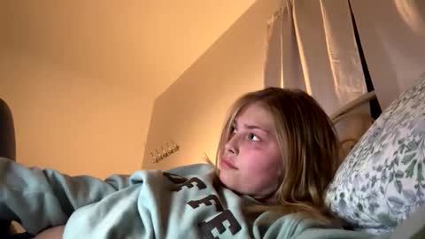 Snapshot of breezyxlove chatting on 17, 4, 2026 Breezyxlove online show from 17, 4, 2026