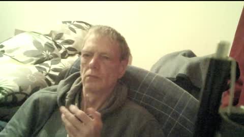 Snapshot of bremer64 chatting on 5, 4, 2026 bremer64 online show from 5, 4, 2026