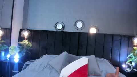   online show from 19, 4, 2026