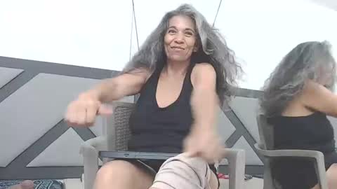 BRENDA VELASQUEZ online show from 26, 1, 2025