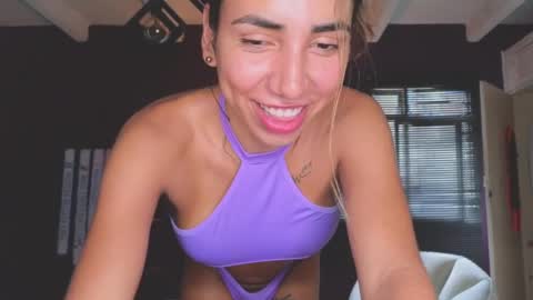 brendaaguerra online show from 7, 1, 2025